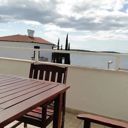 In - Sibenik Riviera 36600 Apartamento *